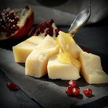 Extra-Sharp NY Cheddar Cheese Image