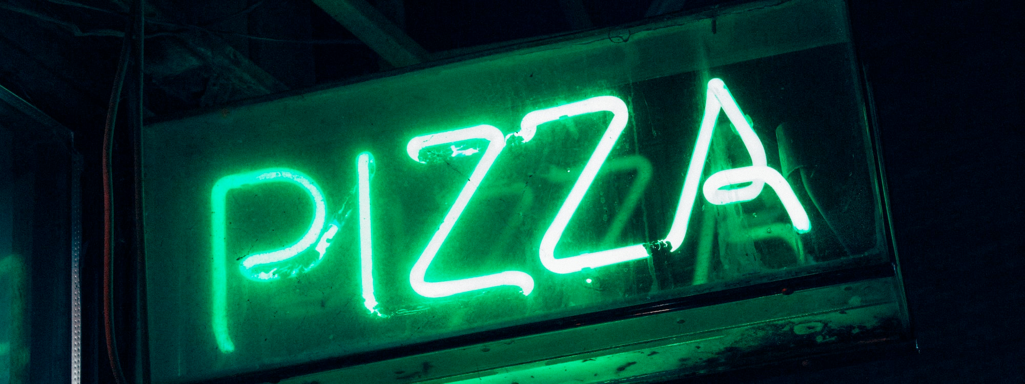 Slide Image of "Pizza" Neon Sign